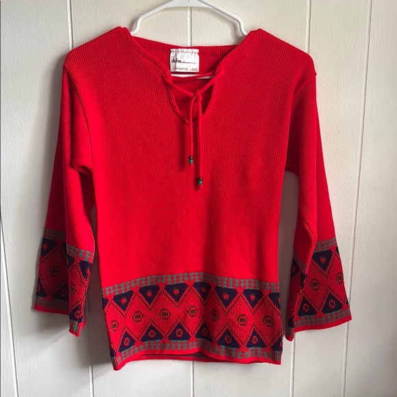 duke sportswear Tops - Duke Sportswear Red Geometric Pattern Tunic Knit Pullover Sz 34/36